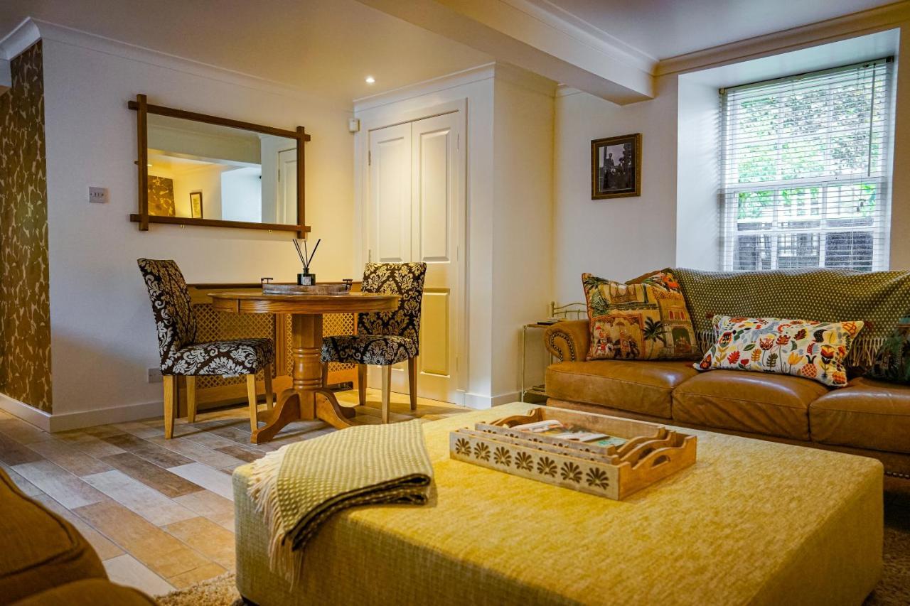 Beautiful Listed Flat With Private Garden, Birnam Lägenhet Exteriör bild