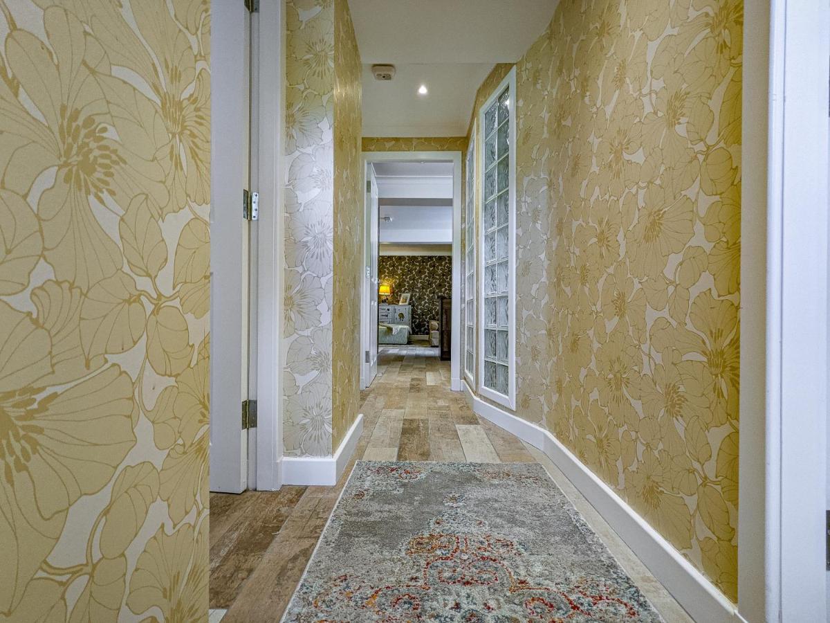 Beautiful Listed Flat With Private Garden, Birnam Lägenhet Exteriör bild