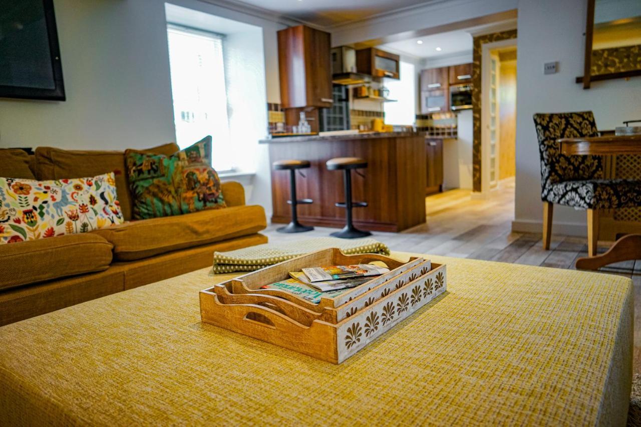 Beautiful Listed Flat With Private Garden, Birnam Lägenhet Exteriör bild
