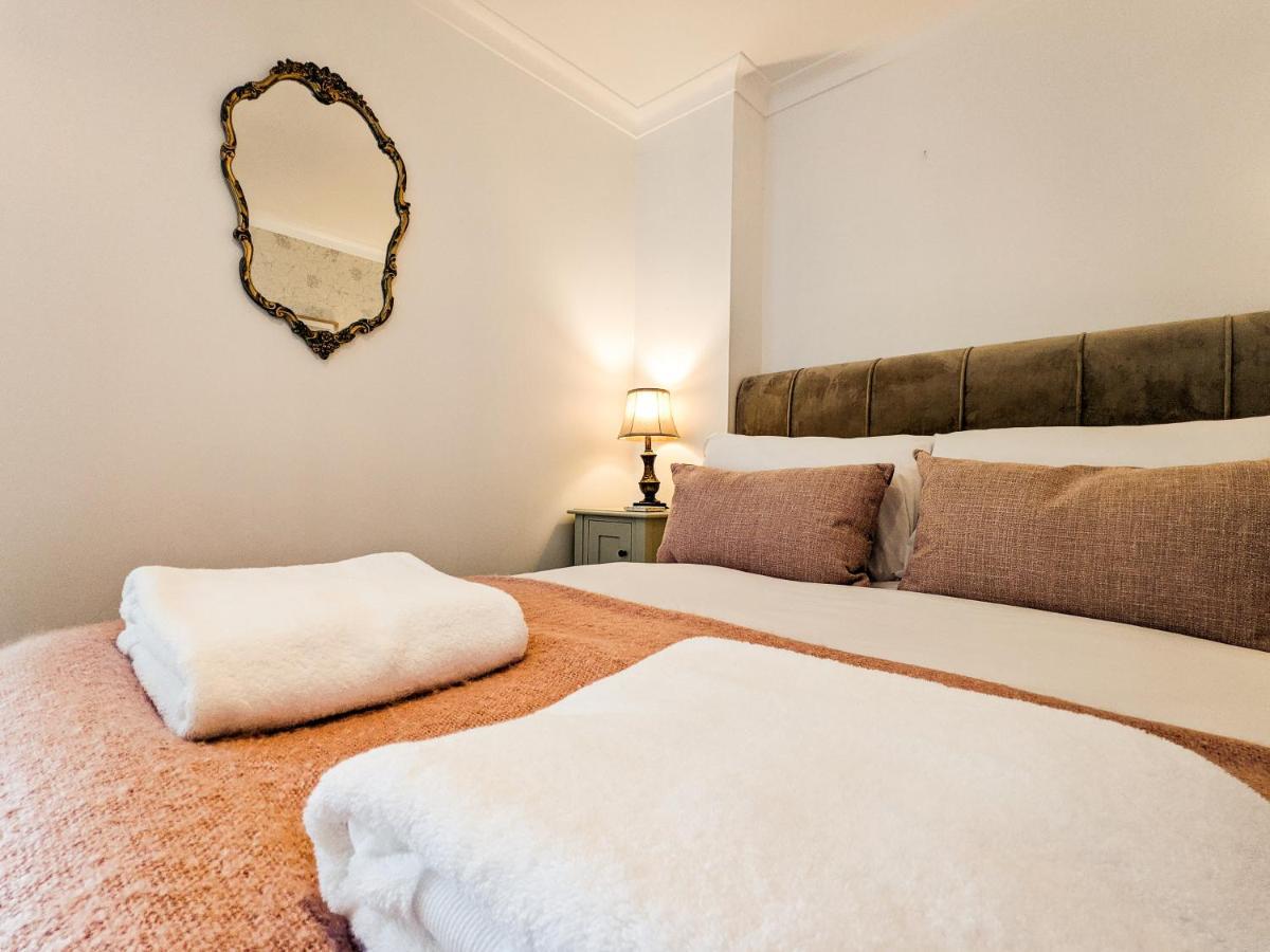 Beautiful Listed Flat With Private Garden, Birnam Lägenhet Exteriör bild