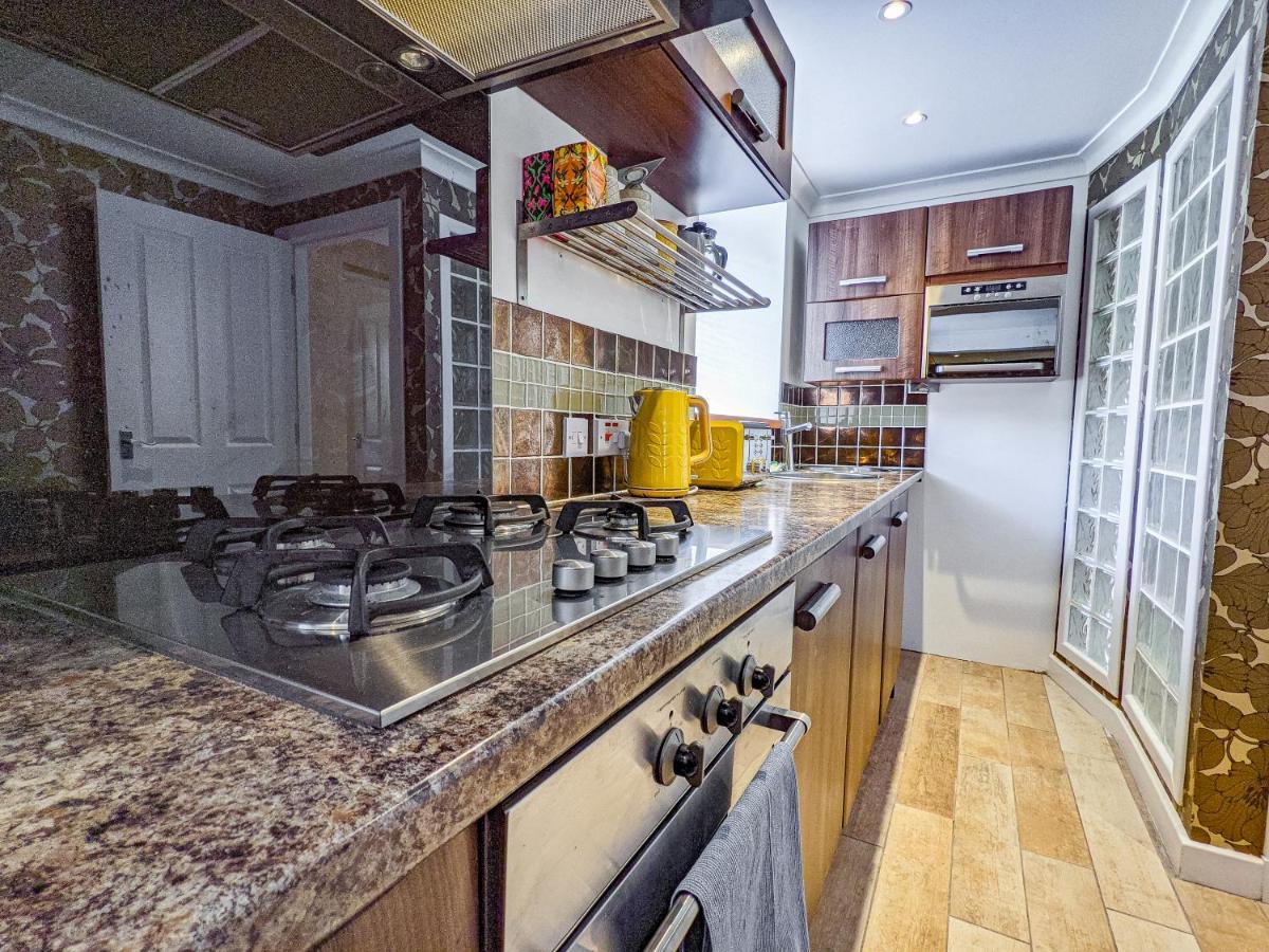 Beautiful Listed Flat With Private Garden, Birnam Lägenhet Exteriör bild